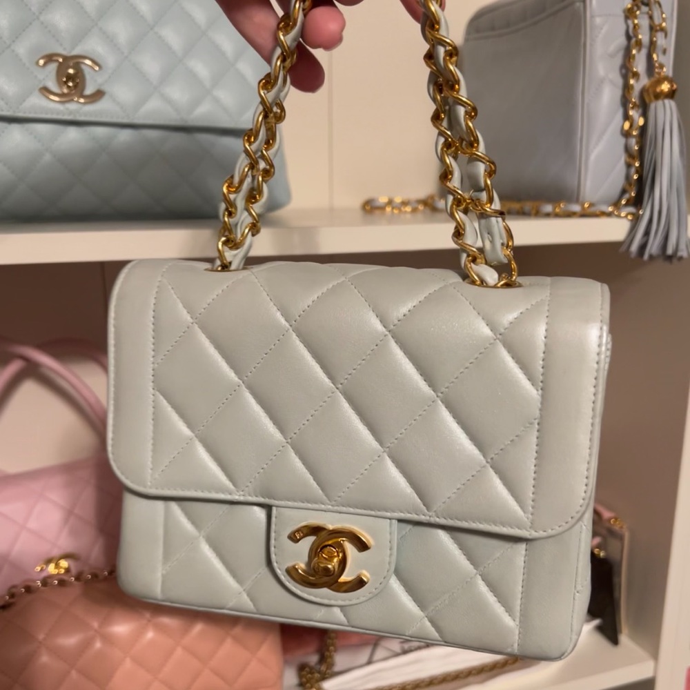 🔴 SOLD 🔴 Vintage Chanel Mini Border Flap Bag - Picture 16 of 17